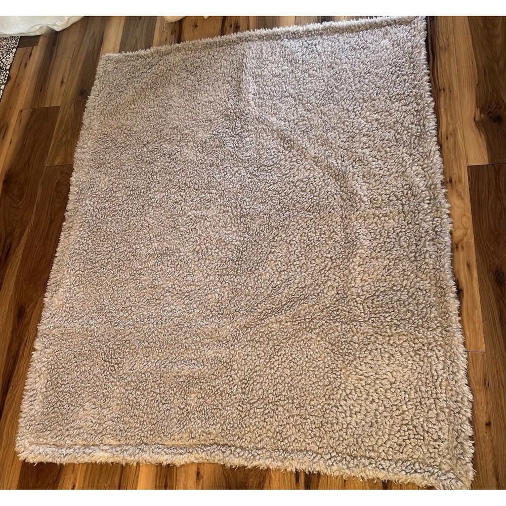 Pottery‎ Barn Sherpa Boucle Area Rug 50x60 Gray Plush Cozy Accent Floor Rug